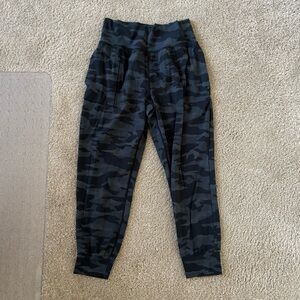 Athleta Black Camouflage Salutation Joggers